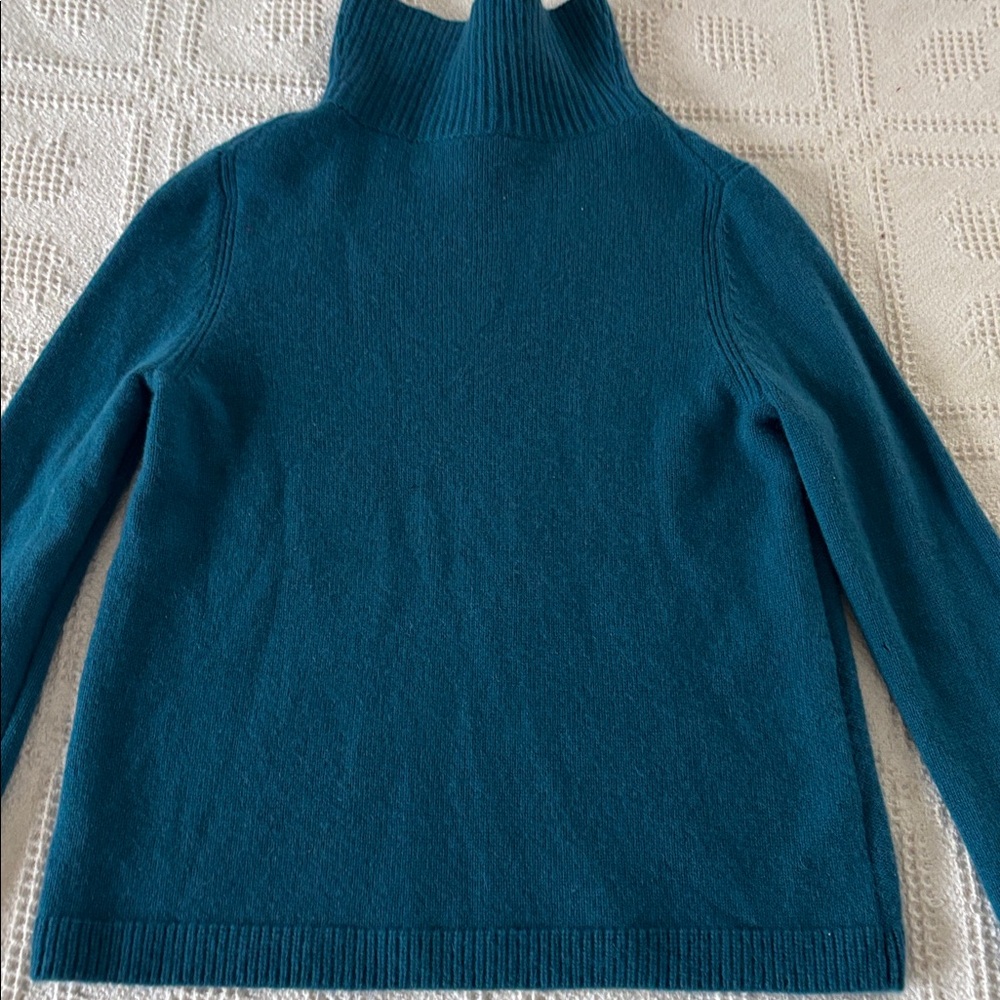 Talbots Cashmere Cable Knit 
Women's Sweater‎ - Picture 3 of 14